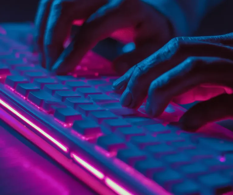 u9695896472_A_telecommunications_employee_typing_on_a_keyboard__e1bba2d5-e8a7-4eb6-af86-c92f2aeb2372