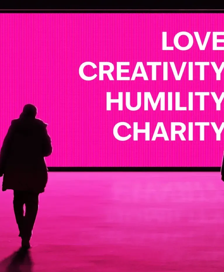 Projector-Screen-Mockup_1